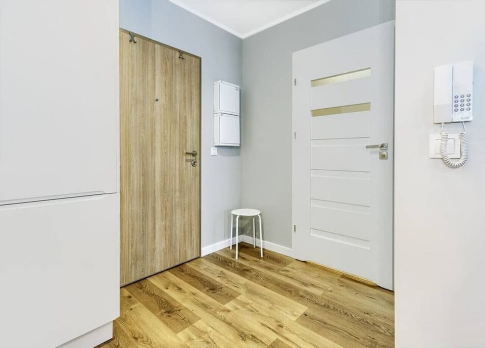 Hallway Area -  Book with RENTUJEMY.COM