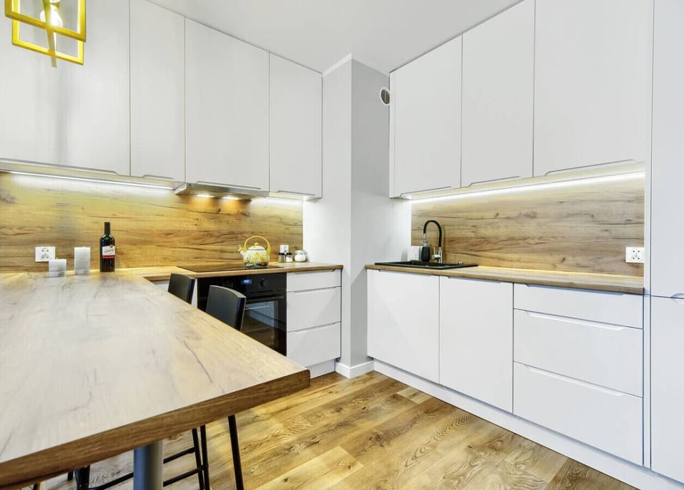 Kitchen Area - Book Now with RENTUJEMY.COM