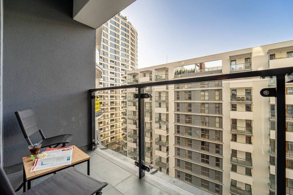 Private Balcony with City View | Book Now with RENTUJEMY