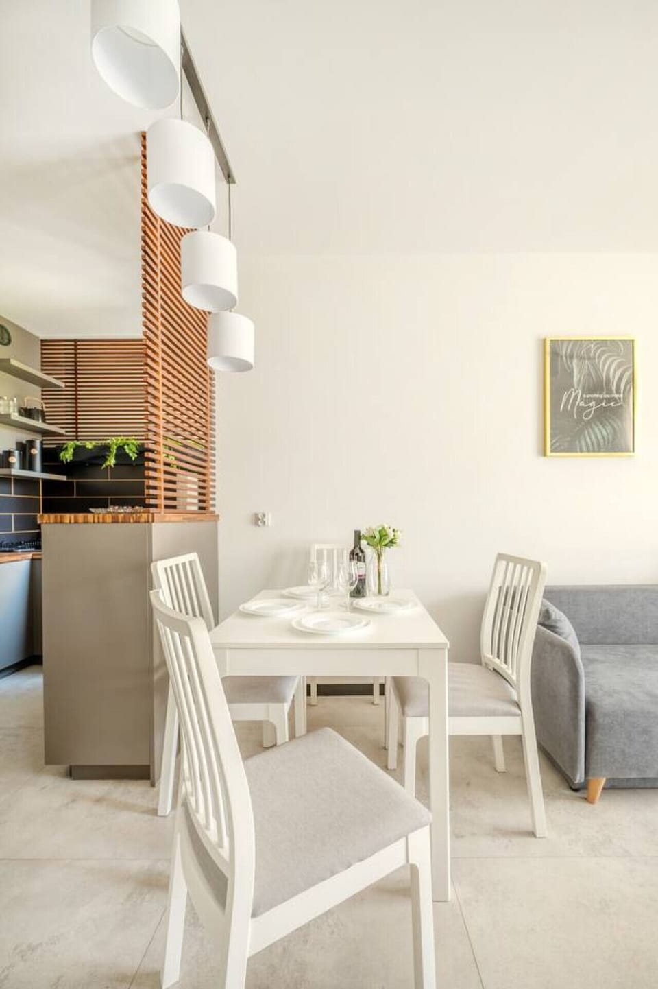 Dining Area | Book Now with RENTUJEMY.COM
