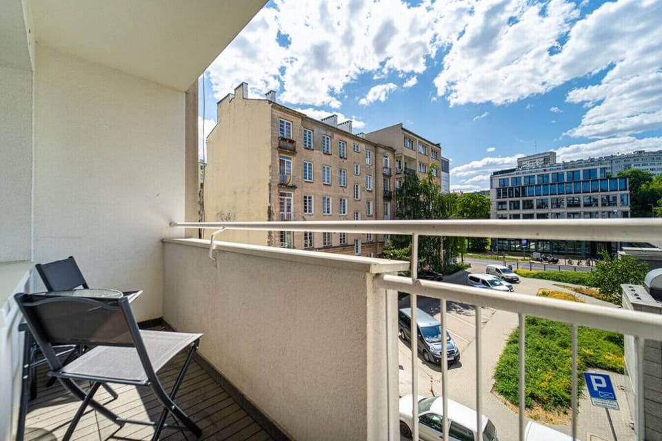Balcony - Book Now with RENTUJEMY.COM