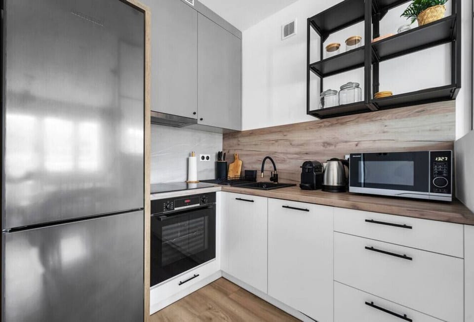 Kitchen Area - Book Now with RENTUJEMY.COM