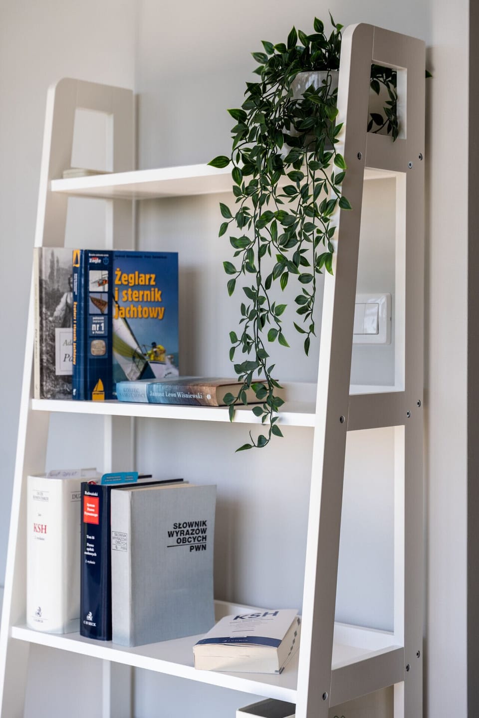 Modern Working Space with Adjustable Desk | Book Now with RENTUJEMY