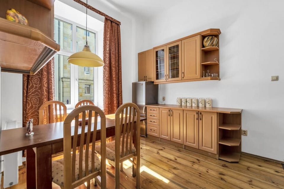 Kitchen with Dishwasher | Book Now with RENTUJEMY.COM