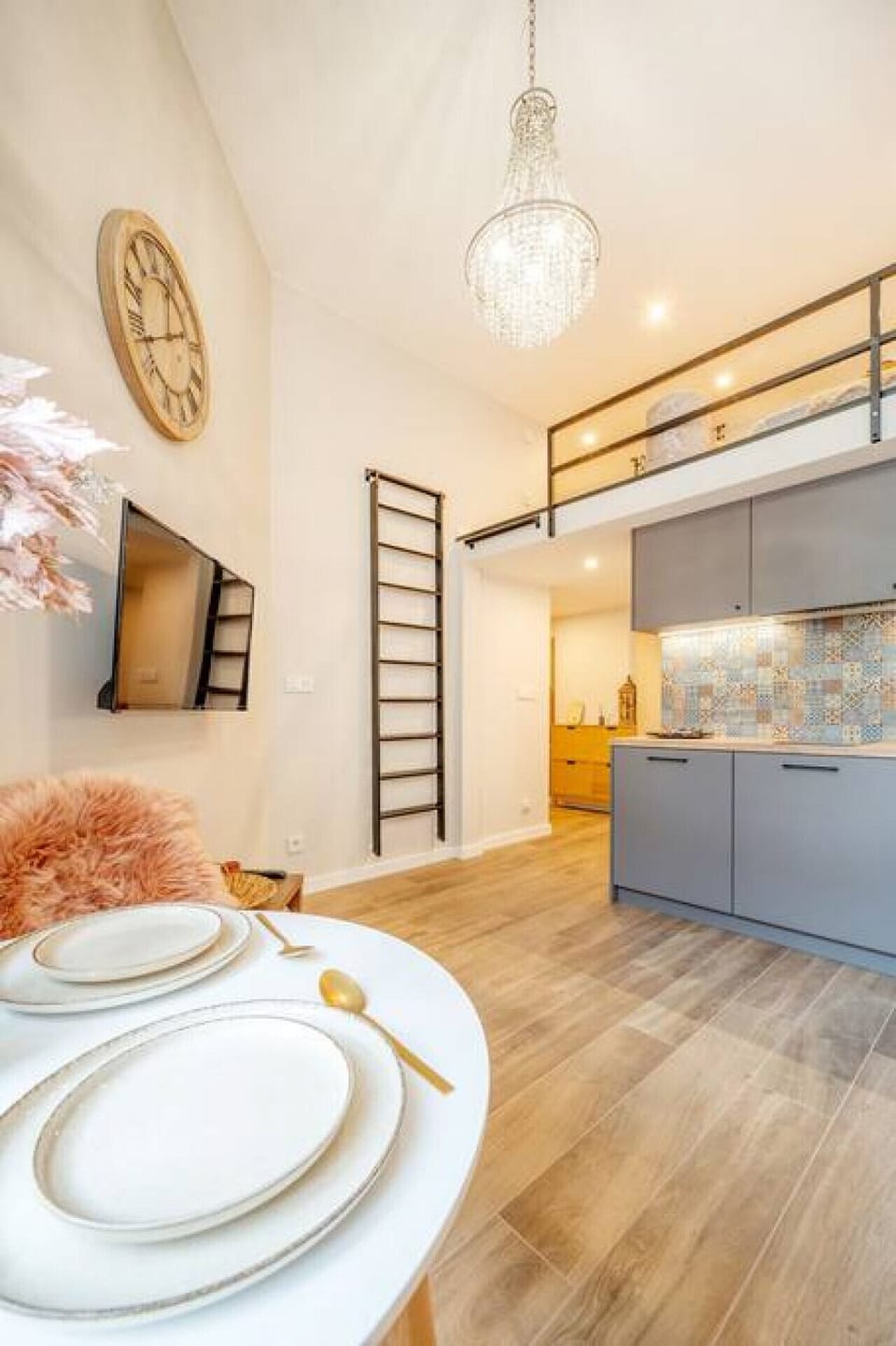 Comfortable Living Room with Sofa Bed and Smart TV | Book Now with RENTUJEMY