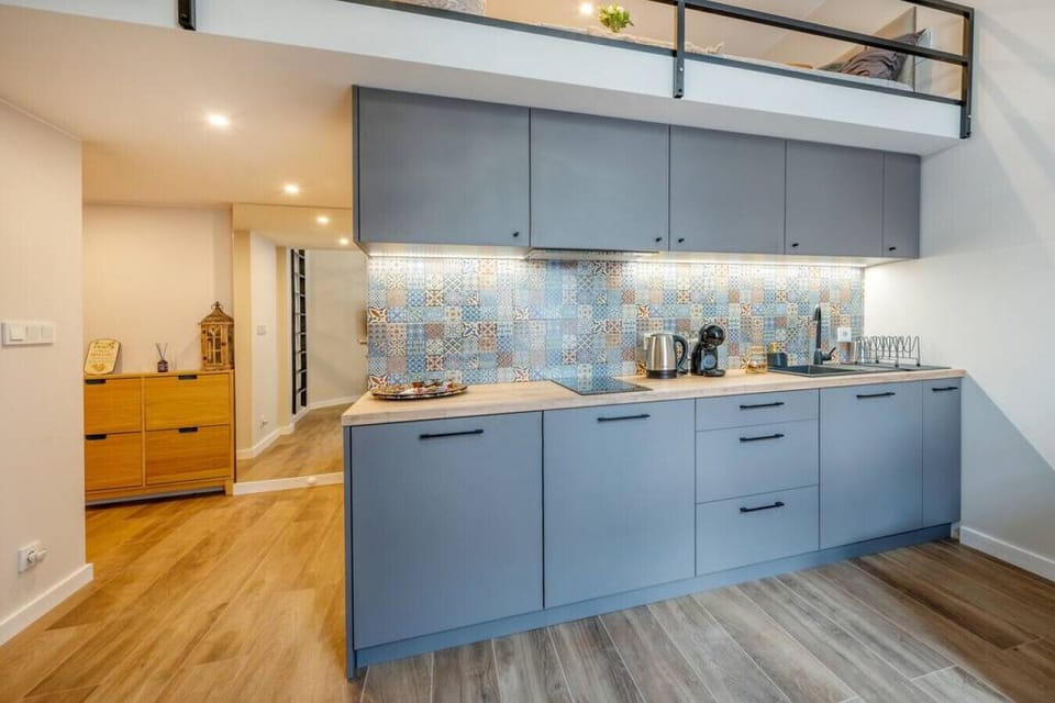 Compact Kitchen with Useful Appliances | Book Now with RENTUJEMY