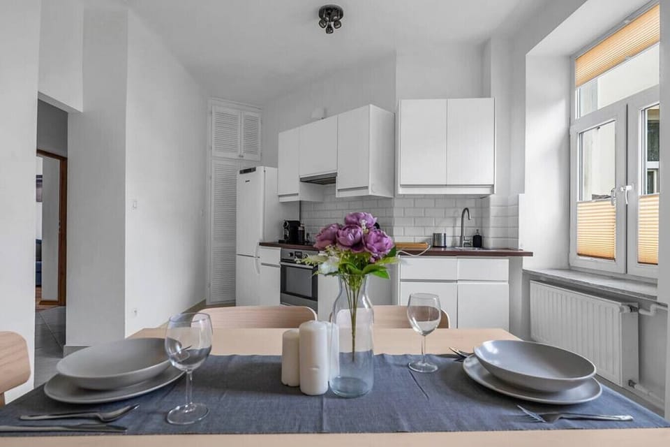 Kitchen and Dining Area | Book Now with RENTUJEMY.COM