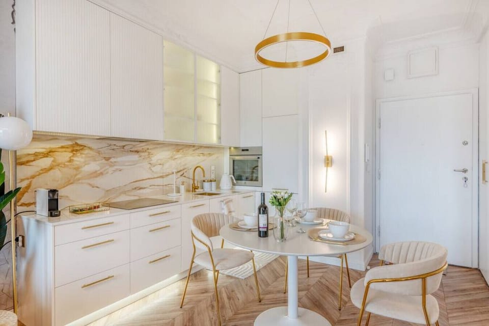Kitchen – Fully Equipped, Coffee Machine, Dishwasher, Elegant Dining – Book Now with Rentujemy.com