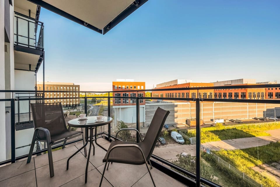 Balcony | Book Now with RENTUJEMY.COM