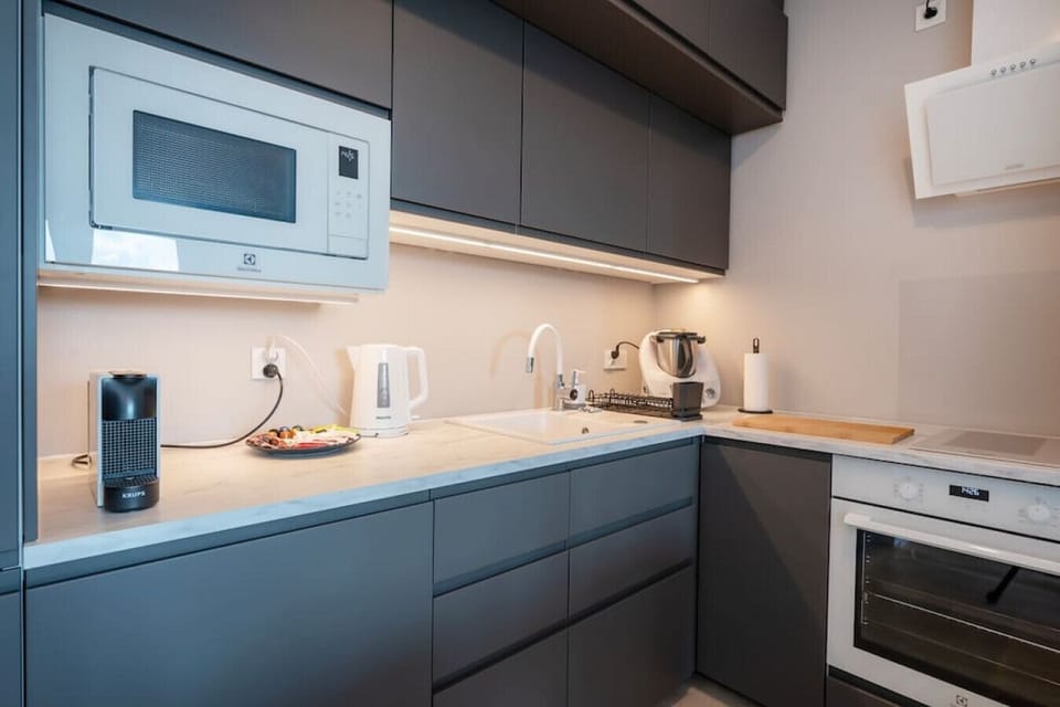 Kitchen Area - Book Now with RENTUJEMY.COM