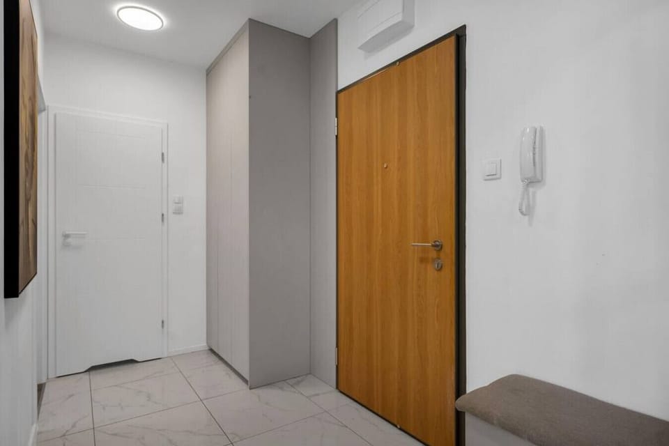 Hallway | Book Now with RENTUJEMY.COM