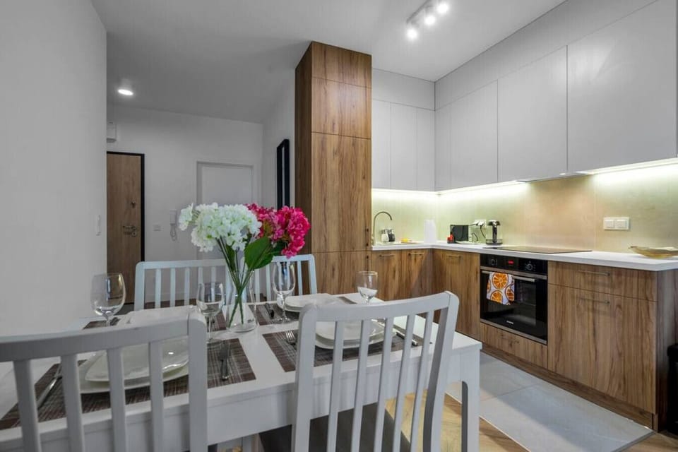 Fully Equipped Kitchen with Oven | Book Now With RENTUJEMY