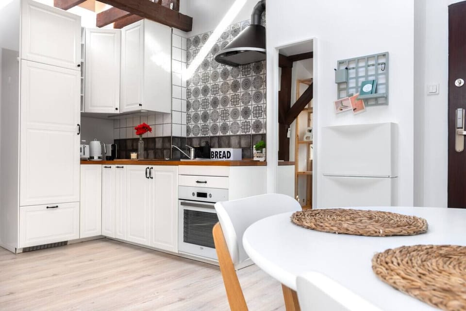 Kitchen with Dining Area | Book Now with RENTUJEMY.COM
