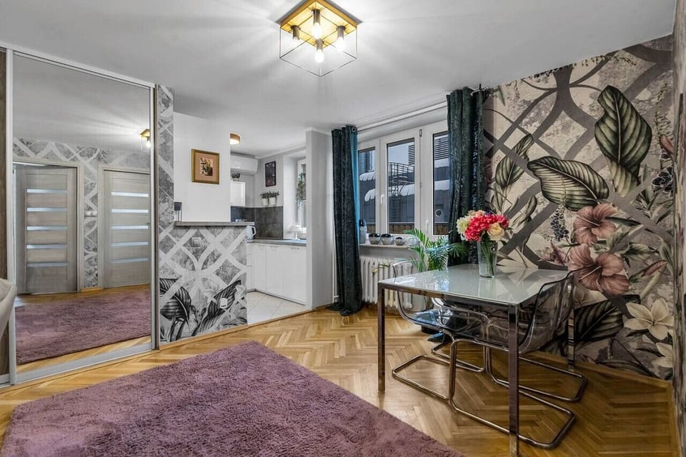 Living space | Book Now with RENTUJEMY.COM