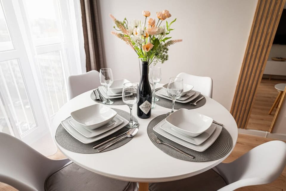 Dining Area | Book Now with RENTUJEMY