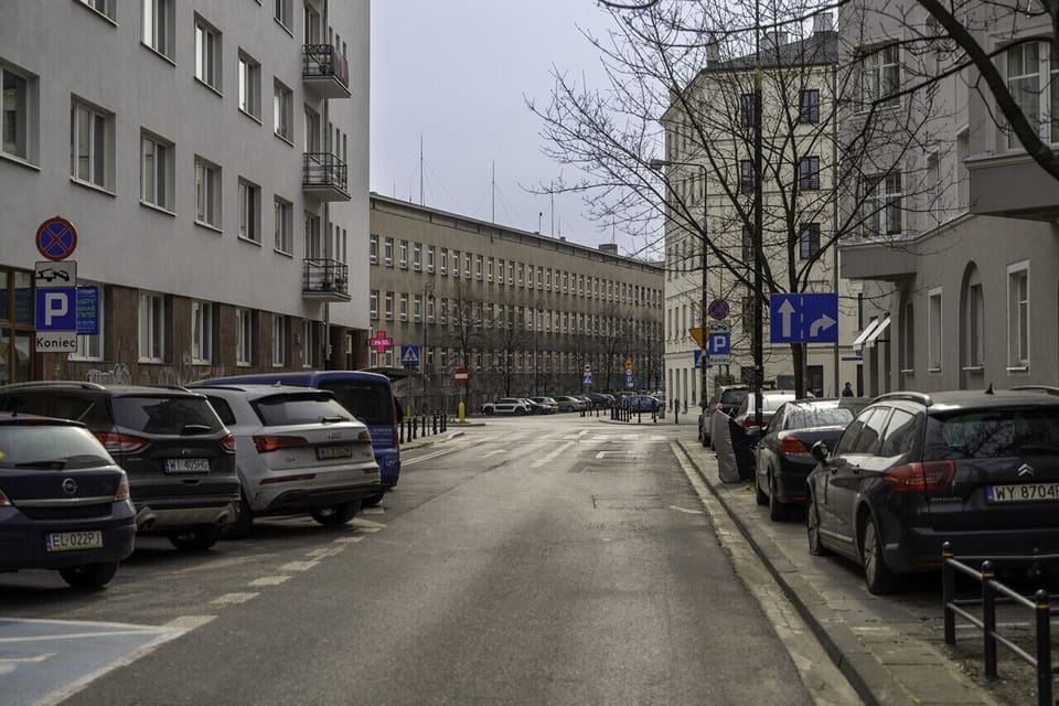 Quiet and Safe Neighbourhood | Book Now with RENTUJEMY