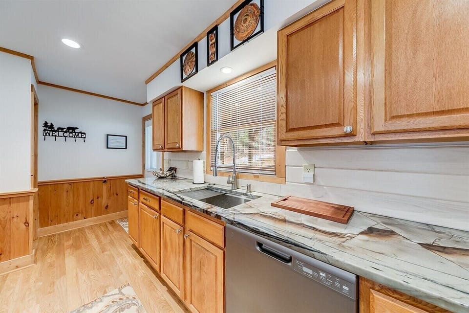 Kitchen with dishwasher