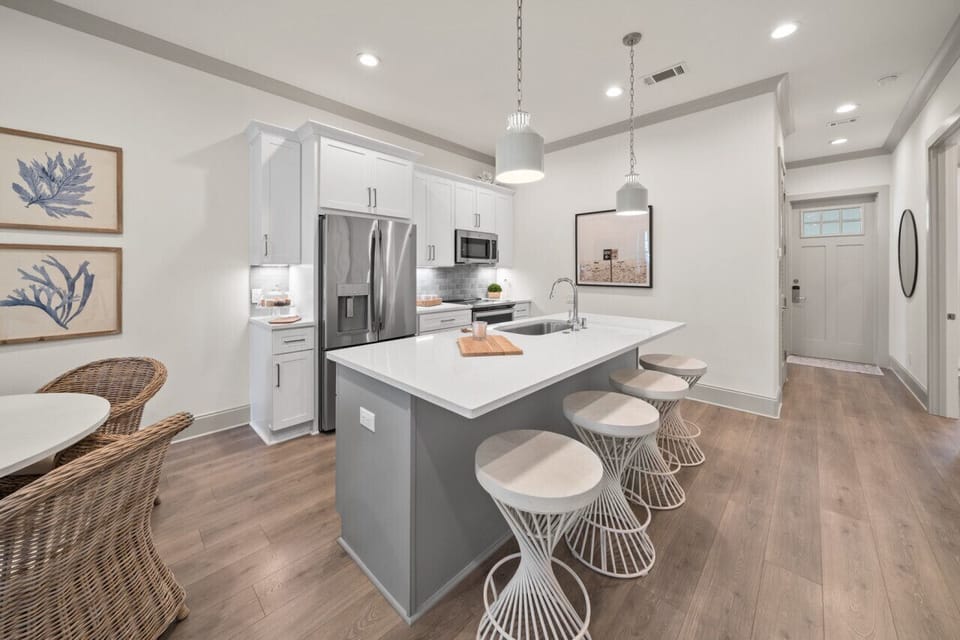 Kitchen with island seating for 4