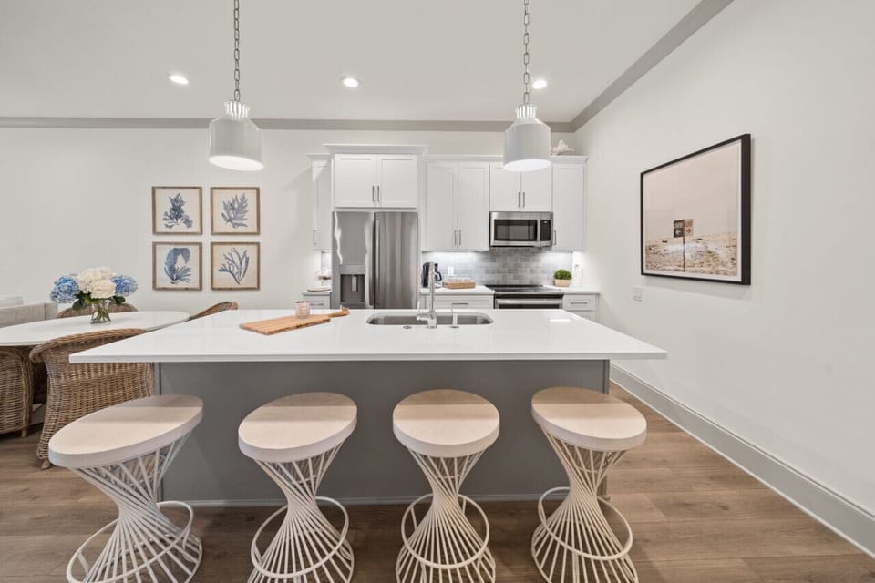 Kitchen with island seating for 4