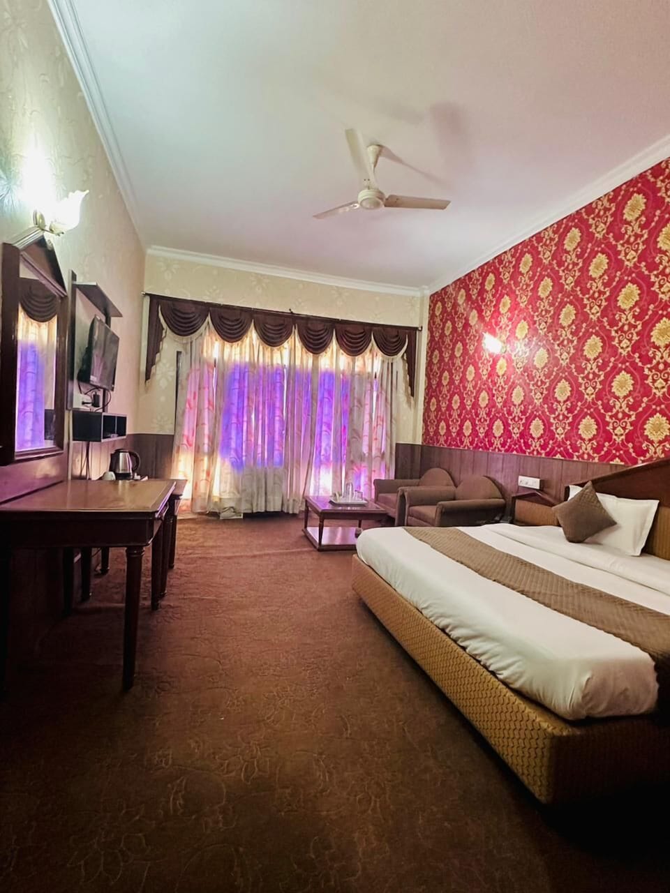 Deluxe Double Room | Desk, soundproofing, WiFi (free)