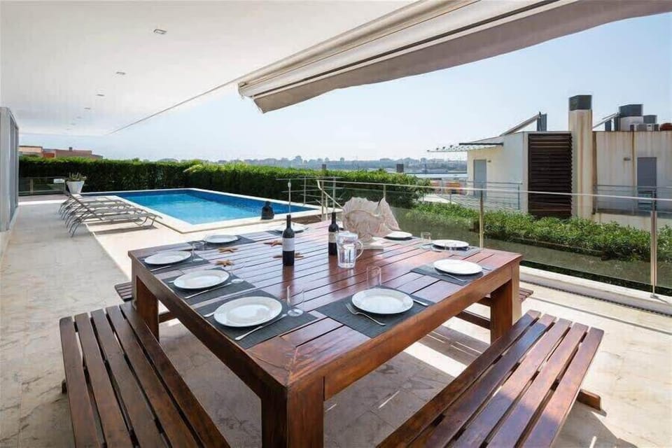 Al fresco dining