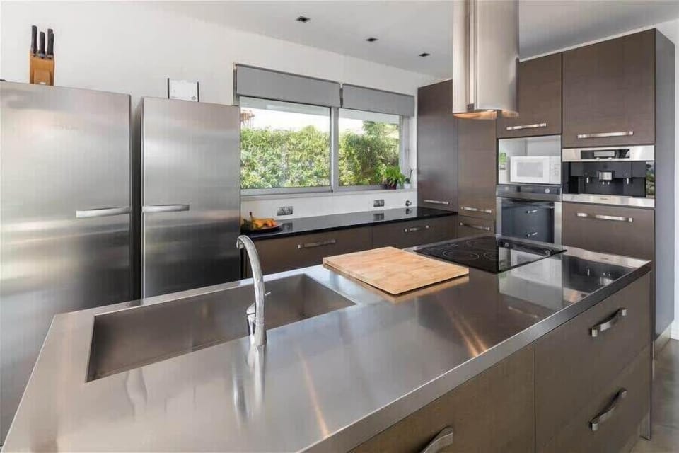 Modern Kitchen