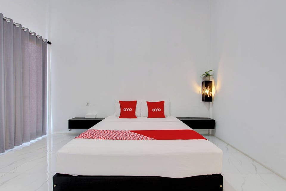 Deluxe Double Room | Free WiFi, bed sheets