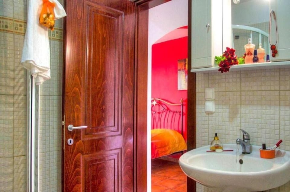 Deluxe Double Room | Bathroom | Hair dryer