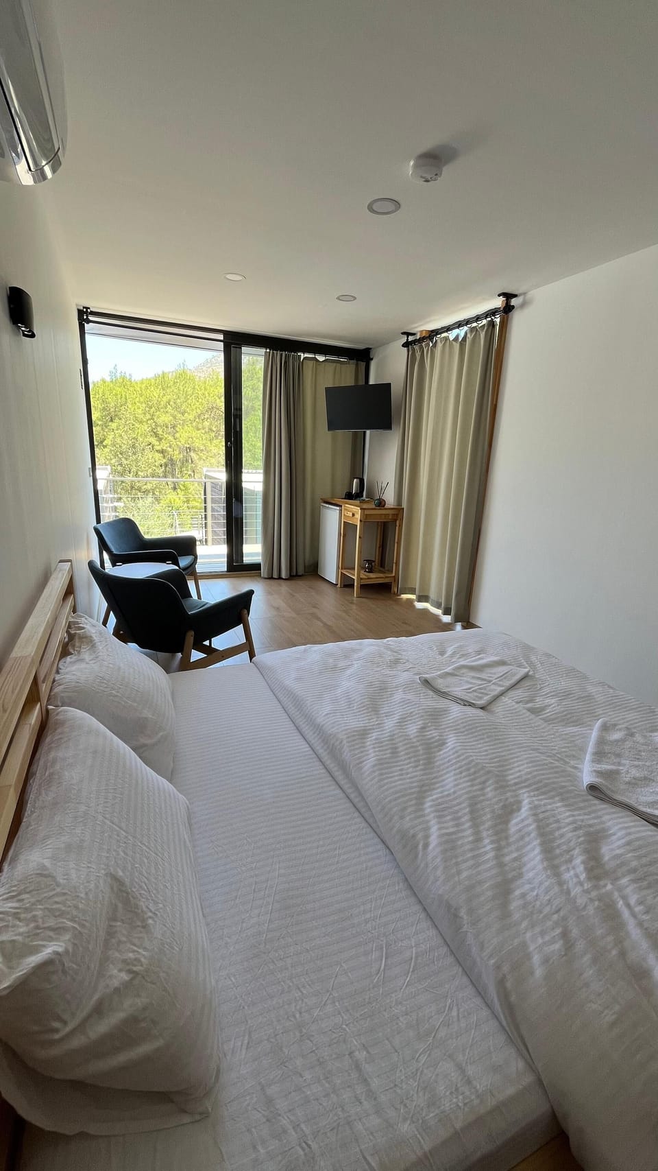 Comfort Room, Mountain View | Soundproofing, bed sheets