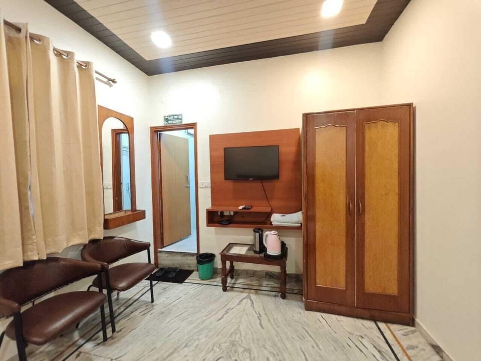 Super Deluxe Room | Blackout drapes, free WiFi, bed sheets