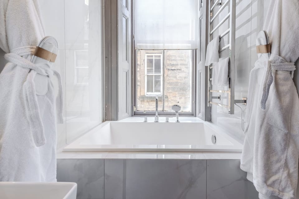 Luxe Double or Twin Room | Bathroom | Hair dryer, bathrobes, towels