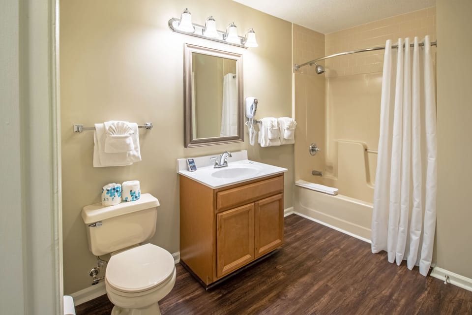 Shared full bathroom