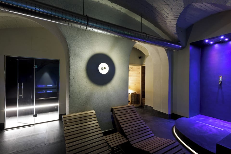 Sauna, steam room