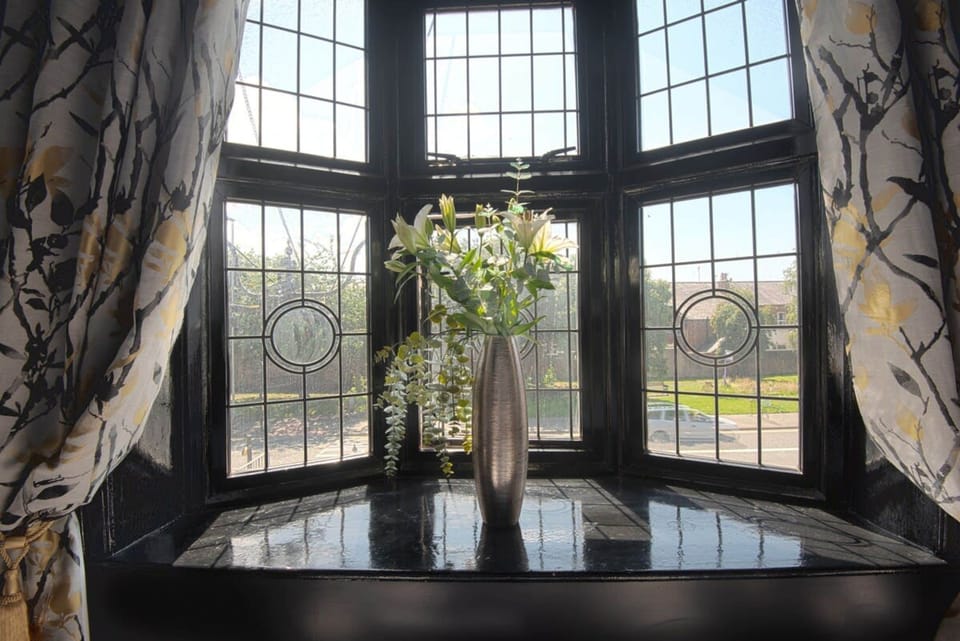 House | 7 bedrooms, iron/ironing board