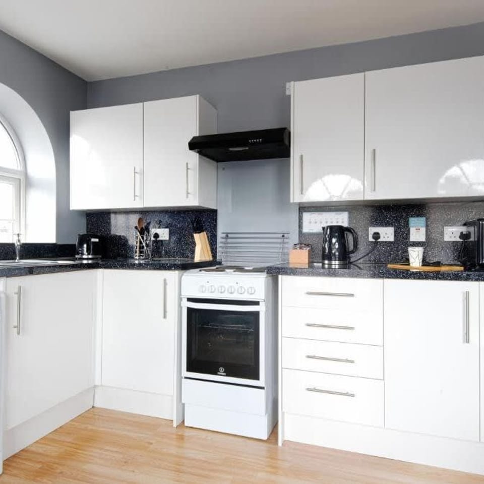 Apartment | 6 bedrooms, soundproofing, iron/ironing board, Internet