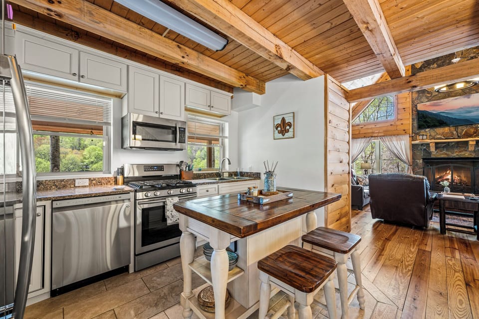 Culinary Charm: Modern, rustic kitchen fully equipped for your mountain meals.