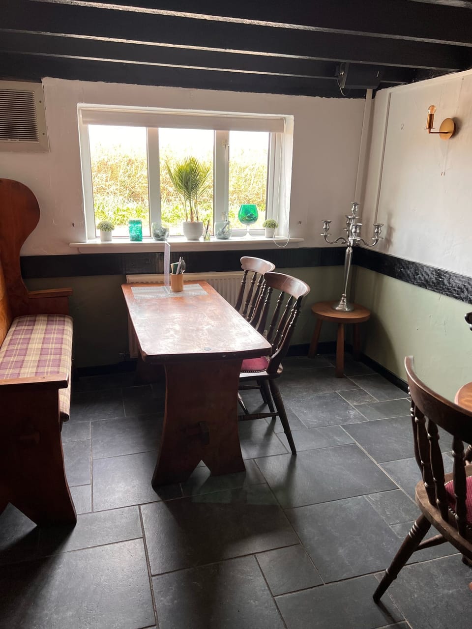Standard Twin Room, Accessible, Private Bathroom | Bar (on property)