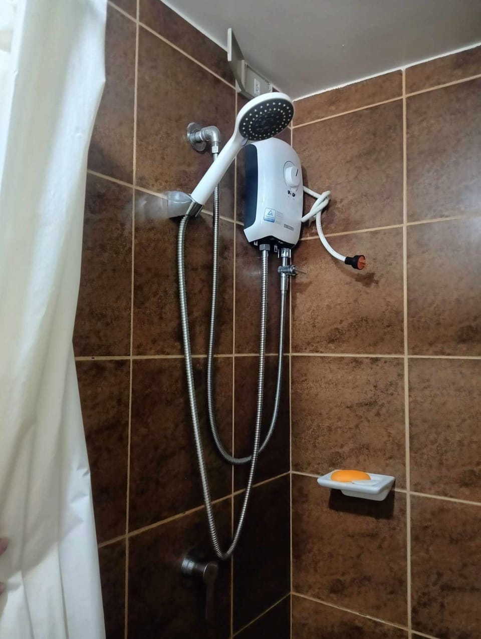 Standard Condo, 1 Bedroom, Kitchen, City View | Bathroom | Shower, bidet, towels