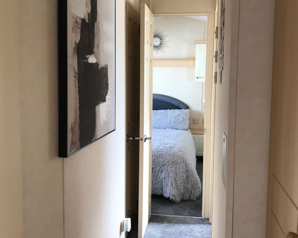 Cabin | 2 bedrooms, iron/ironing board, free WiFi, bed sheets