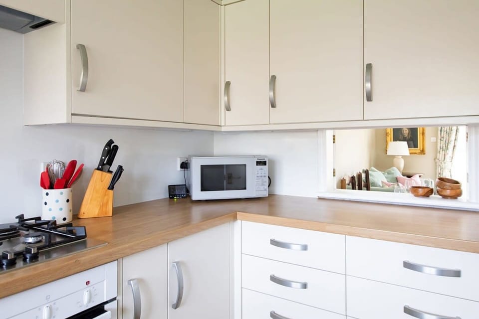 House | 2 bedrooms, desk, iron/ironing board, Internet