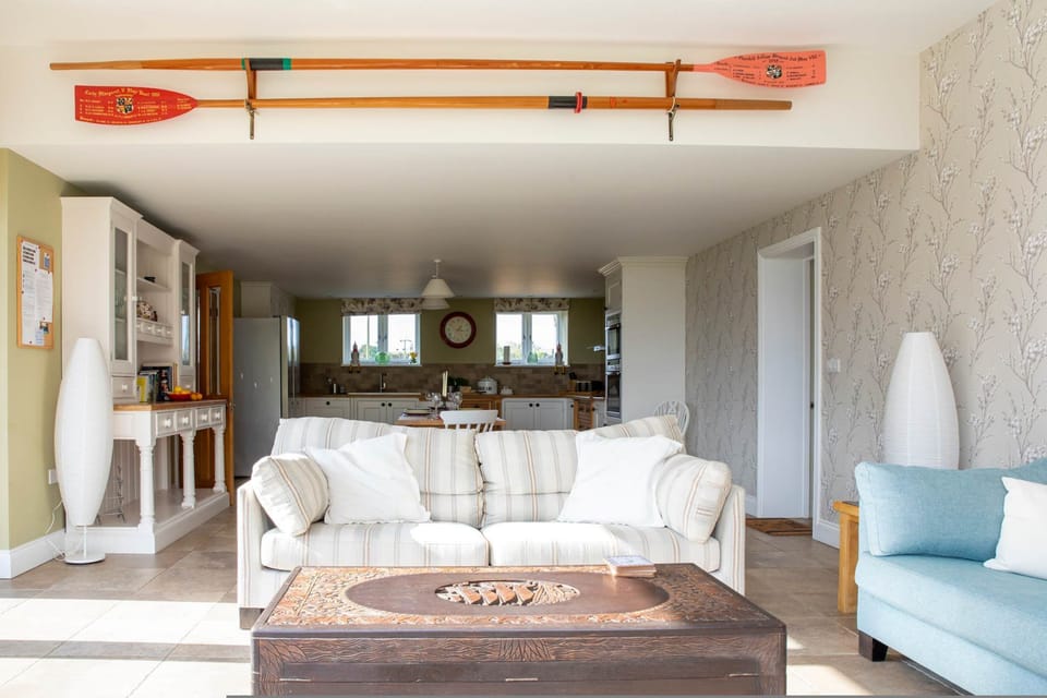 House | 5 bedrooms, Internet