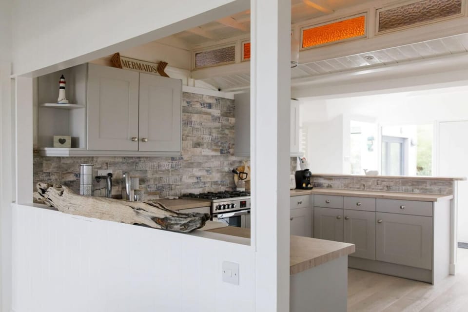 House | 4 bedrooms, desk, iron/ironing board, high-speed internet