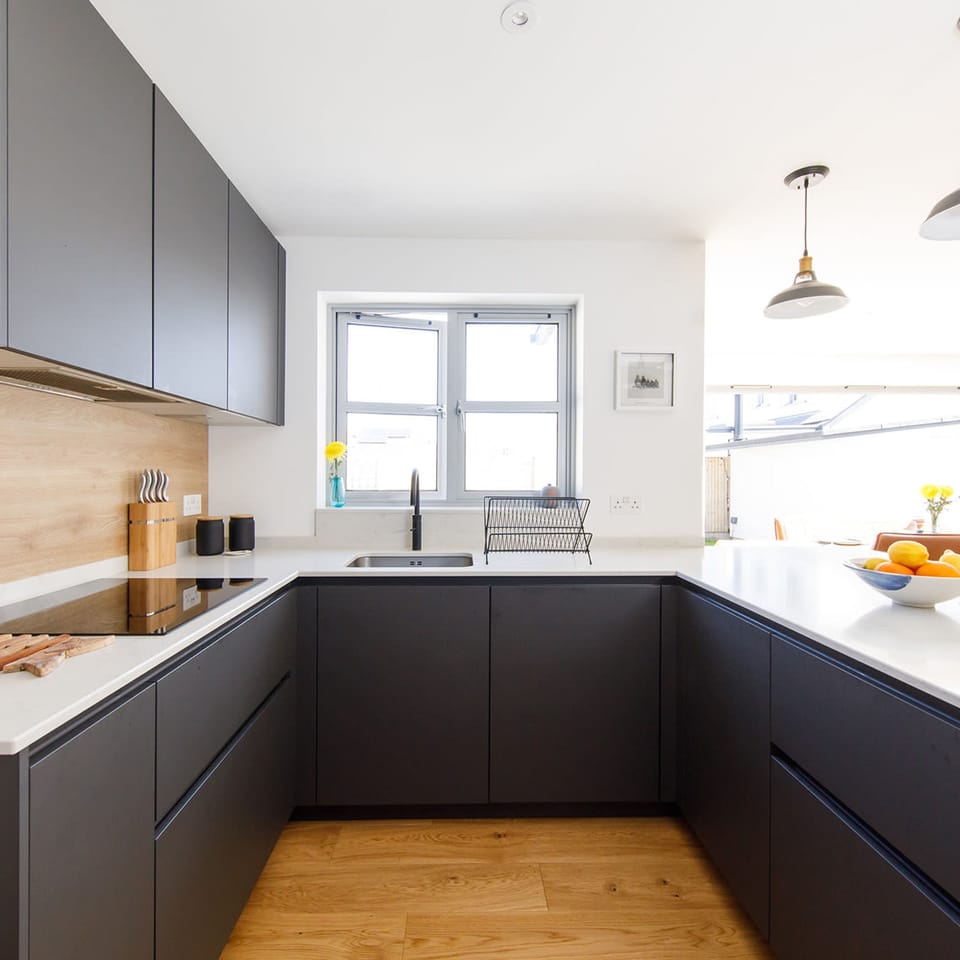 House | 4 bedrooms, iron/ironing board, Internet