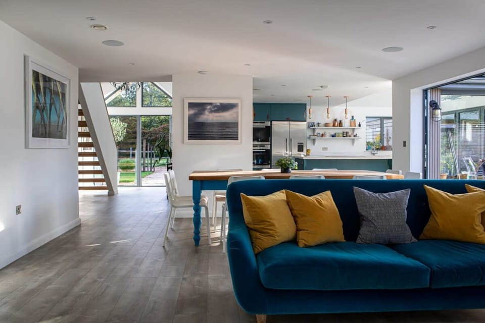 House | 6 bedrooms, iron/ironing board, Internet