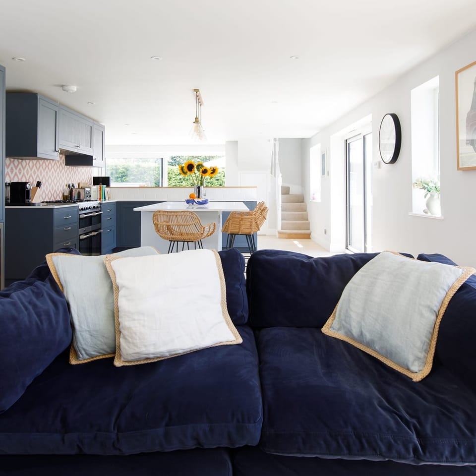 House | 4 bedrooms, desk, iron/ironing board, Internet