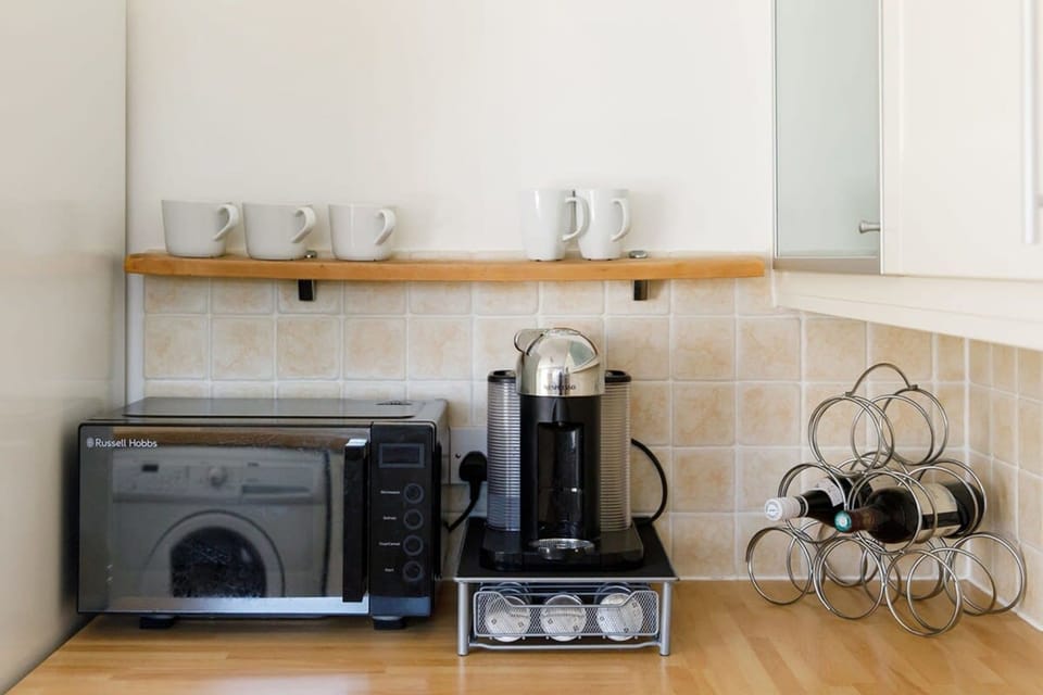 House | 3 bedrooms, iron/ironing board, Internet