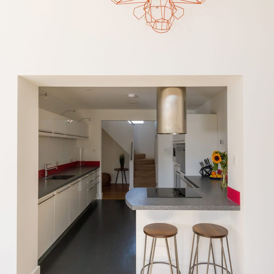 House | 5 bedrooms, iron/ironing board, Internet
