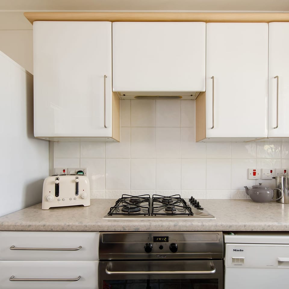 House | 3 bedrooms, iron/ironing board, Internet