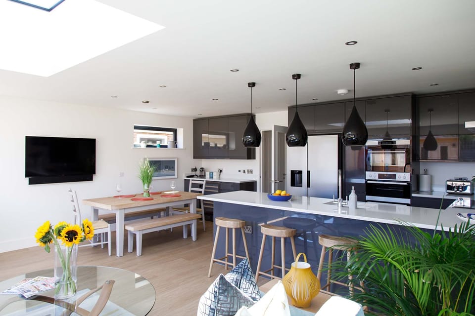 House | 4 bedrooms, iron/ironing board, Internet