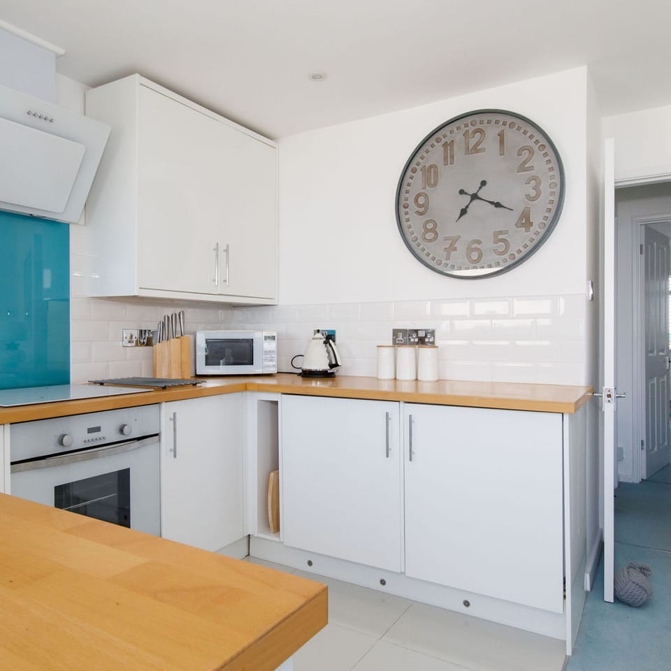 House | 2 bedrooms, iron/ironing board, Internet